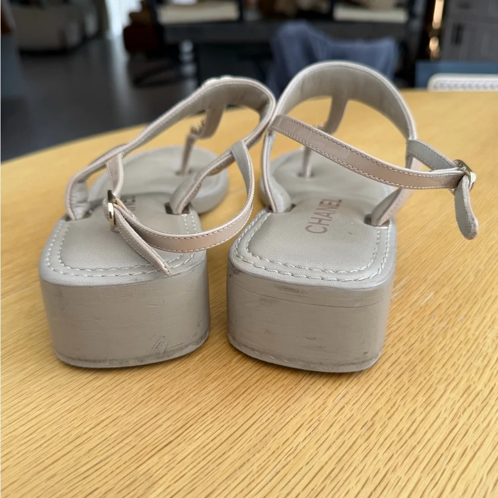 Chanel Patent Leather Thong Sandals – Size 40